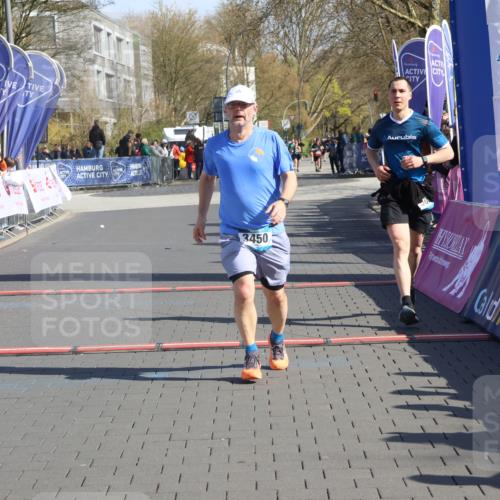 12.04.2026 - 45. Internationalen Wilhelmsburger Insellauf Strokosch-Dieckow http://msf.ph/oto/9458060 12.04.2026 10:47:35 Ziel 4992, 3450, 5054 meine-sportfotos.de