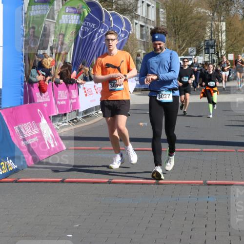 12.04.2026 - 45. Internationalen Wilhelmsburger Insellauf Strokosch-Dieckow http://msf.ph/oto/9458064 12.04.2026 11:04:35 Ziel 3027, 3015 meine-sportfotos.de