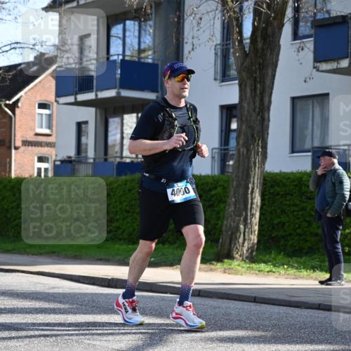 12.04.2026 - 45. Internationalen Wilhelmsburger Insellauf J. Mangold http://msf.ph/oto/9458077 12.04.2026 10:34:58 Ziel 2488, 2482, 4108, 3324, 5492, 5036, 5048, 2423, 2814, 4000, 5551, 4109, 2497, 2583, 3759, 4127, 5523, 4884, 5603 meine-sportfotos.de