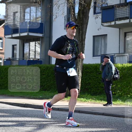 12.04.2026 - 45. Internationalen Wilhelmsburger Insellauf J. Mangold http://msf.ph/oto/9458080 12.04.2026 10:34:58 Ziel 2488, 2482, 4108, 3324, 5492, 5036, 5048, 2423, 2814, 4000, 5551, 4109, 2497, 2583, 3759, 4127, 5523, 4884, 5603 meine-sportfotos.de