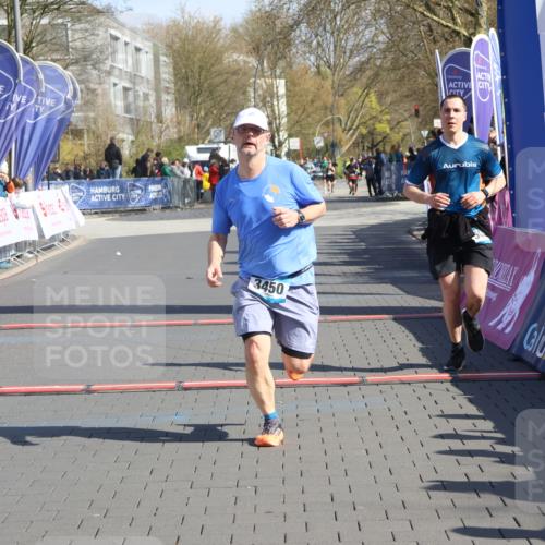 12.04.2026 - 45. Internationalen Wilhelmsburger Insellauf Strokosch-Dieckow http://msf.ph/oto/9458084 12.04.2026 10:47:35 Ziel 4992, 3450, 5054 meine-sportfotos.de