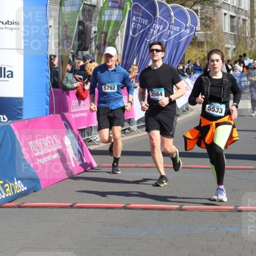 12.04.2026 - 45. Internationalen Wilhelmsburger Insellauf Strokosch-Dieckow http://msf.ph/oto/9458094 12.04.2026 11:04:40 Ziel 5533, 2664, 5792, 4059, 4489 meine-sportfotos.de