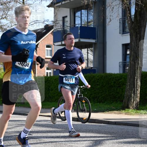 12.04.2026 - 45. Internationalen Wilhelmsburger Insellauf J. Mangold http://msf.ph/oto/9458103 12.04.2026 10:35:01 Ziel 3324, 5492, 5036, 5048, 2423, 2814, 4000, 5551, 4109, 2497, 2583, 3759, 3759, 4127, 5523, 4884, 5603, 4521 meine-sportfotos.de
