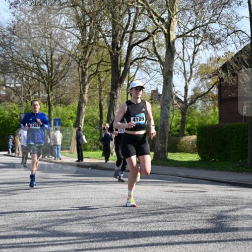12.04.2026 - 45. Internationalen Wilhelmsburger Insellauf J. Mangold http://msf.ph/oto/9458111 12.04.2026 10:35:07 Ziel 5036, 5048, 2423, 2814, 4000, 5551, 4109, 2497, 2583, 3759, 4127, 5523, 4884, 5603, 4521, 5731, 5950, 5042 meine-sportfotos.de