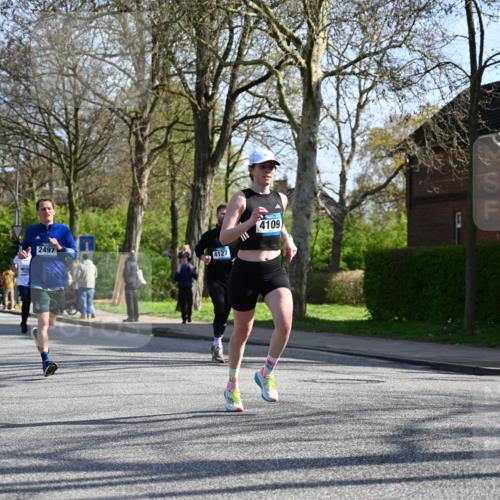 12.04.2026 - 45. Internationalen Wilhelmsburger Insellauf J. Mangold http://msf.ph/oto/9458113 12.04.2026 10:35:07 Ziel 5036, 5048, 2423, 2814, 4000, 5551, 4109, 2497, 2583, 3759, 4127, 5523, 4884, 5603, 4521, 5731, 5950, 5042 meine-sportfotos.de