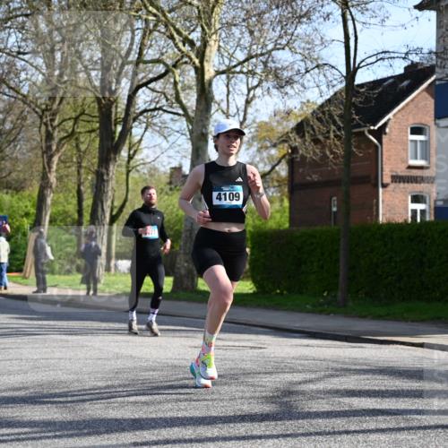 12.04.2026 - 45. Internationalen Wilhelmsburger Insellauf J. Mangold http://msf.ph/oto/9458120 12.04.2026 10:35:07 Ziel 5036, 5048, 2423, 2814, 4000, 5551, 4109, 2497, 2583, 3759, 4127, 5523, 4884, 5603, 4521, 5731, 5950, 5042 meine-sportfotos.de