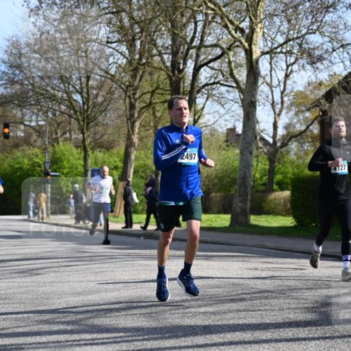 12.04.2026 - 45. Internationalen Wilhelmsburger Insellauf J. Mangold http://msf.ph/oto/9458132 12.04.2026 10:35:09 Ziel 5036, 5048, 2423, 2814, 4000, 5551, 4109, 2497, 2583, 3759, 4127, 5523, 4884, 5603, 5603, 4521, 5731, 5950, 5042, 4050 meine-sportfotos.de