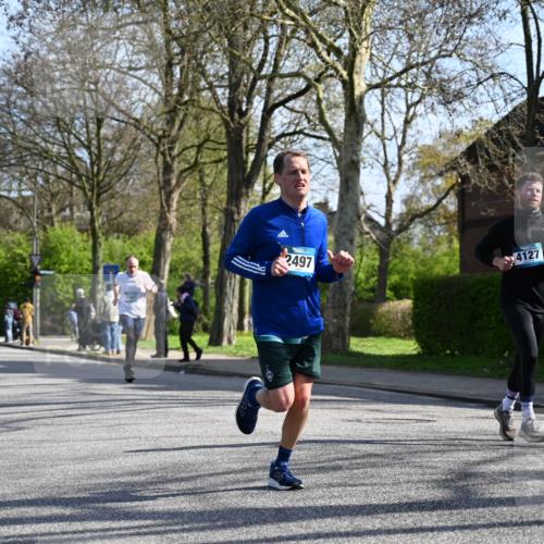 12.04.2026 - 45. Internationalen Wilhelmsburger Insellauf J. Mangold http://msf.ph/oto/9458137 12.04.2026 10:35:09 Ziel 5036, 5048, 2423, 2814, 4000, 5551, 4109, 2497, 2583, 3759, 4127, 5523, 4884, 5603, 5603, 4521, 5731, 5950, 5042, 4050 meine-sportfotos.de