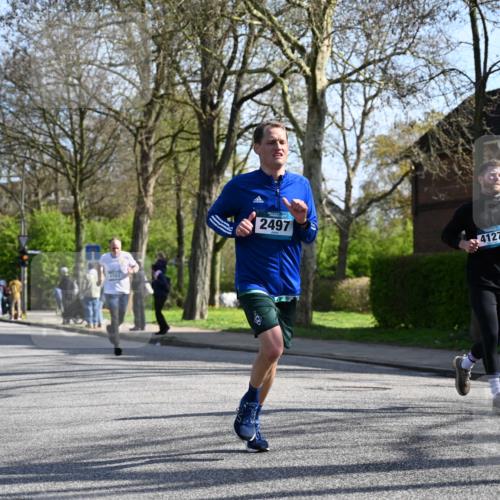 12.04.2026 - 45. Internationalen Wilhelmsburger Insellauf J. Mangold http://msf.ph/oto/9458138 12.04.2026 10:35:09 Ziel 5036, 5048, 2423, 2814, 4000, 5551, 4109, 2497, 2583, 3759, 4127, 5523, 4884, 5603, 5603, 4521, 5731, 5950, 5042, 4050 meine-sportfotos.de