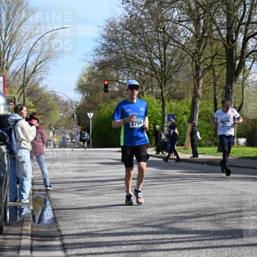 12.04.2026 - 45. Internationalen Wilhelmsburger Insellauf J. Mangold http://msf.ph/oto/9458141 12.04.2026 10:35:10 Ziel 2423, 2814, 4000, 5551, 4109, 2497, 2583, 3759, 4127, 5523, 4884, 5603, 4521, 5731, 5950, 5042, 4050, 5589 meine-sportfotos.de