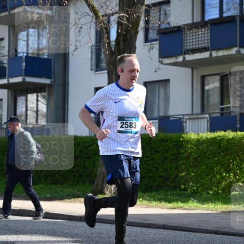 12.04.2026 - 45. Internationalen Wilhelmsburger Insellauf J. Mangold http://msf.ph/oto/9458162 12.04.2026 10:35:14 Ziel 5551, 4109, 2497, 2583, 3759, 4127, 5523, 4884, 5603, 4521, 5731, 5731, 5950, 5042, 4050, 5589, 3084, 3516 meine-sportfotos.de