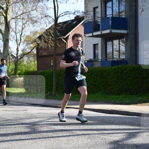 12.04.2026 - 45. Internationalen Wilhelmsburger Insellauf J. Mangold http://msf.ph/oto/9458175 12.04.2026 10:35:24 Ziel 2583, 3759, 4127, 5523, 4884, 5603, 4521, 5731, 5950, 5042, 4050, 5589, 3084, 3516, 3084, 3516, 3221, 2192, 3731, 4118 meine-sportfotos.de