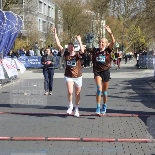 12.04.2026 - 45. Internationalen Wilhelmsburger Insellauf Strokosch-Dieckow http://msf.ph/oto/9458179 12.04.2026 11:04:43 Ziel 5533, 2664, 5792, 4059, 4489 meine-sportfotos.de
