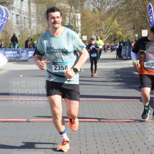 12.04.2026 - 45. Internationalen Wilhelmsburger Insellauf Strokosch-Dieckow http://msf.ph/oto/9458185 12.04.2026 10:47:54 Ziel 2358, 4932 meine-sportfotos.de