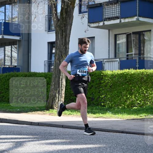 12.04.2026 - 45. Internationalen Wilhelmsburger Insellauf J. Mangold http://msf.ph/oto/9458200 12.04.2026 10:35:27 Ziel 4127, 5523, 4884, 5603, 4521, 5731, 5950, 5042, 4050, 5589, 3084, 3516, 3221, 2192, 3731, 4118 meine-sportfotos.de