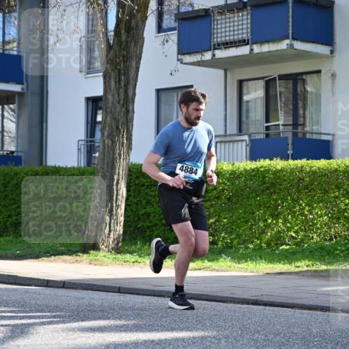 12.04.2026 - 45. Internationalen Wilhelmsburger Insellauf J. Mangold http://msf.ph/oto/9458202 12.04.2026 10:35:27 Ziel 4127, 5523, 4884, 5603, 4521, 5731, 5950, 5042, 4050, 5589, 3084, 3516, 3221, 2192, 3731, 4118 meine-sportfotos.de
