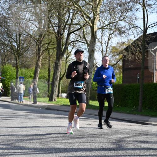 12.04.2026 - 45. Internationalen Wilhelmsburger Insellauf J. Mangold http://msf.ph/oto/9458213 12.04.2026 10:35:36 Ziel 4884, 5603, 4521, 5731, 5950, 5042, 4050, 5589, 3084, 3516, 3084, 3516, 3221, 2192, 3731, 4118, 4118, 4190, 4439 meine-sportfotos.de