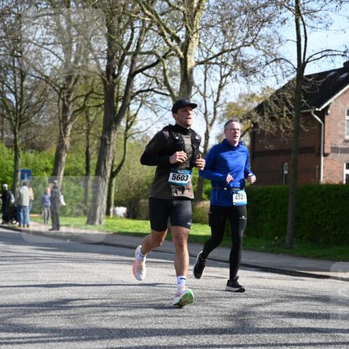 12.04.2026 - 45. Internationalen Wilhelmsburger Insellauf J. Mangold http://msf.ph/oto/9458216 12.04.2026 10:35:36 Ziel 4884, 5603, 4521, 5731, 5950, 5042, 4050, 5589, 3084, 3516, 3084, 3516, 3221, 2192, 3731, 4118, 4118, 4190, 4439 meine-sportfotos.de
