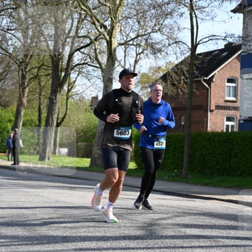 12.04.2026 - 45. Internationalen Wilhelmsburger Insellauf J. Mangold http://msf.ph/oto/9458218 12.04.2026 10:35:37 Ziel 5603, 4521, 5731, 5950, 5042, 4050, 5589, 3084, 3516, 3221, 2192, 3731, 4118, 4190, 4439 meine-sportfotos.de