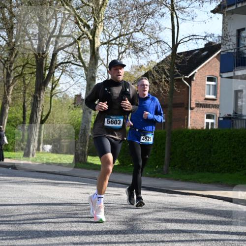 12.04.2026 - 45. Internationalen Wilhelmsburger Insellauf J. Mangold http://msf.ph/oto/9458220 12.04.2026 10:35:37 Ziel 5603, 4521, 5731, 5950, 5042, 4050, 5589, 3084, 3516, 3221, 2192, 3731, 4118, 4190, 4439 meine-sportfotos.de
