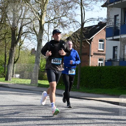 12.04.2026 - 45. Internationalen Wilhelmsburger Insellauf J. Mangold http://msf.ph/oto/9458221 12.04.2026 10:35:37 Ziel 5603, 4521, 5731, 5950, 5042, 4050, 5589, 3084, 3516, 3221, 2192, 3731, 4118, 4190, 4439 meine-sportfotos.de