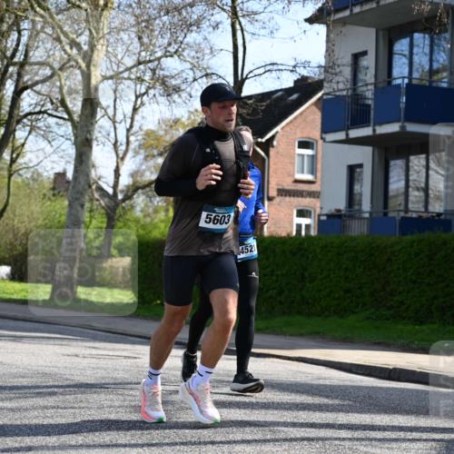 12.04.2026 - 45. Internationalen Wilhelmsburger Insellauf J. Mangold http://msf.ph/oto/9458226 12.04.2026 10:35:37 Ziel 5603, 4521, 5731, 5950, 5042, 4050, 5589, 3084, 3516, 3221, 2192, 3731, 4118, 4190, 4439 meine-sportfotos.de