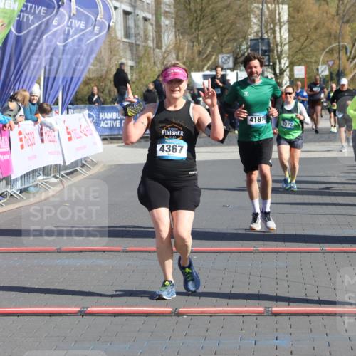 12.04.2026 - 45. Internationalen Wilhelmsburger Insellauf Strokosch-Dieckow http://msf.ph/oto/9458228 12.04.2026 10:48:00 Ziel 4402, 4367, 4181 meine-sportfotos.de