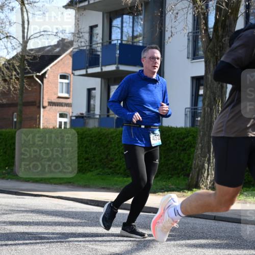 12.04.2026 - 45. Internationalen Wilhelmsburger Insellauf J. Mangold http://msf.ph/oto/9458237 12.04.2026 10:35:38 Ziel 5603, 4521, 5731, 5950, 5042, 4050, 5589, 3084, 3516, 3221, 2192, 3731, 4118, 4190, 4439, 4172 meine-sportfotos.de