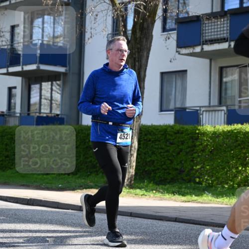 12.04.2026 - 45. Internationalen Wilhelmsburger Insellauf J. Mangold http://msf.ph/oto/9458243 12.04.2026 10:35:38 Ziel 5603, 4521, 5731, 5950, 5042, 4050, 5589, 3084, 3516, 3221, 2192, 3731, 4118, 4190, 4439, 4172 meine-sportfotos.de