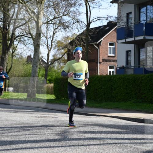12.04.2026 - 45. Internationalen Wilhelmsburger Insellauf J. Mangold http://msf.ph/oto/9458264 12.04.2026 10:35:42 Ziel 5603, 4521, 5731, 5950, 5042, 4050, 5589, 3084, 3516, 3221, 3221, 2192, 3731, 4118, 4190, 4190, 4439, 4172, 4030, 5291 meine-sportfotos.de