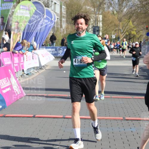 12.04.2026 - 45. Internationalen Wilhelmsburger Insellauf Strokosch-Dieckow http://msf.ph/oto/9458282 12.04.2026 10:48:04 Ziel 4181, 5272, 3174, 4360 meine-sportfotos.de