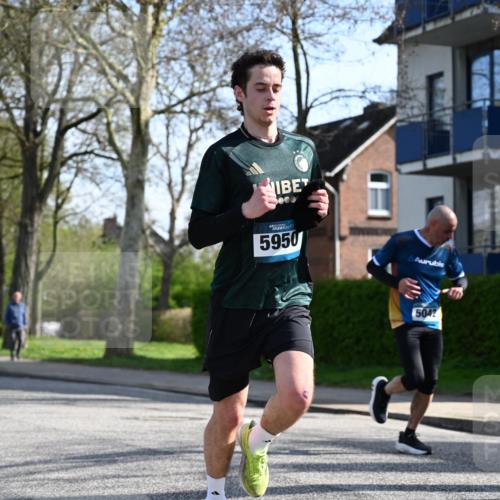 12.04.2026 - 45. Internationalen Wilhelmsburger Insellauf J. Mangold http://msf.ph/oto/9458289 12.04.2026 10:35:45 Ziel 5603, 4521, 5731, 5950, 5042, 4050, 5589, 3084, 3516, 3221, 2192, 3731, 2192, 3731, 4118, 4190, 4439, 4172, 4030, 5291 meine-sportfotos.de