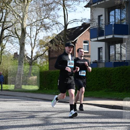 12.04.2026 - 45. Internationalen Wilhelmsburger Insellauf J. Mangold http://msf.ph/oto/9458304 12.04.2026 10:35:48 Ziel 4521, 5731, 5950, 5042, 4050, 5589, 3084, 3516, 3221, 2192, 3731, 4118, 4118, 4190, 4439, 4172, 4030, 5291, 2446 meine-sportfotos.de