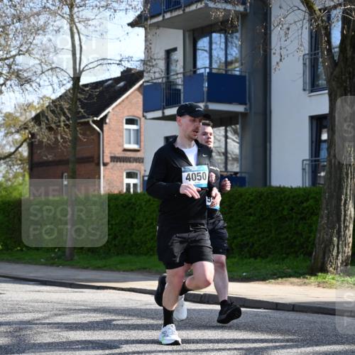 12.04.2026 - 45. Internationalen Wilhelmsburger Insellauf J. Mangold http://msf.ph/oto/9458314 12.04.2026 10:35:49 Ziel 4521, 5731, 5950, 5042, 4050, 5589, 3084, 3516, 3221, 2192, 3731, 4118, 4190, 4439, 4172, 4030, 5291, 2446 meine-sportfotos.de
