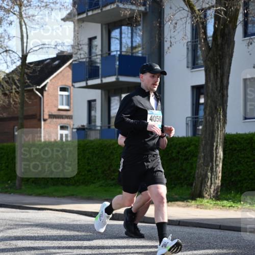 12.04.2026 - 45. Internationalen Wilhelmsburger Insellauf J. Mangold http://msf.ph/oto/9458316 12.04.2026 10:35:49 Ziel 4521, 5731, 5950, 5042, 4050, 5589, 3084, 3516, 3221, 2192, 3731, 4118, 4190, 4439, 4172, 4030, 5291, 2446 meine-sportfotos.de