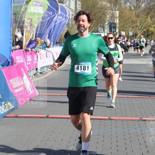 12.04.2026 - 45. Internationalen Wilhelmsburger Insellauf Strokosch-Dieckow http://msf.ph/oto/9458327 12.04.2026 10:48:04 Ziel 4181, 5272, 3174, 4360 meine-sportfotos.de
