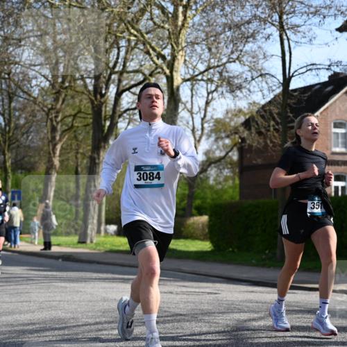 12.04.2026 - 45. Internationalen Wilhelmsburger Insellauf J. Mangold http://msf.ph/oto/9458346 12.04.2026 10:35:53 Ziel 5950, 5042, 4050, 5589, 3084, 3516, 3221, 2192, 3731, 4118, 4190, 4439, 4172, 4030, 5291, 2446, 2090, 5691 meine-sportfotos.de