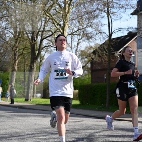 12.04.2026 - 45. Internationalen Wilhelmsburger Insellauf J. Mangold http://msf.ph/oto/9458347 12.04.2026 10:35:53 Ziel 5950, 5042, 4050, 5589, 3084, 3516, 3221, 2192, 3731, 4118, 4190, 4439, 4172, 4030, 5291, 2446, 2090, 5691 meine-sportfotos.de