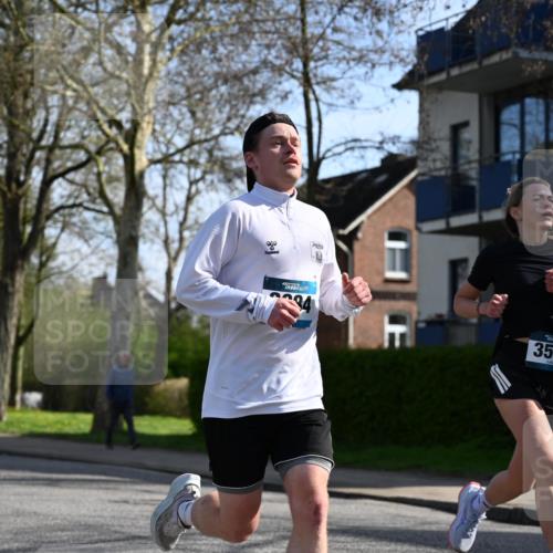 12.04.2026 - 45. Internationalen Wilhelmsburger Insellauf J. Mangold http://msf.ph/oto/9458354 12.04.2026 10:35:53 Ziel 5950, 5042, 4050, 5589, 3084, 3516, 3221, 2192, 3731, 4118, 4190, 4439, 4172, 4030, 5291, 2446, 2090, 5691 meine-sportfotos.de
