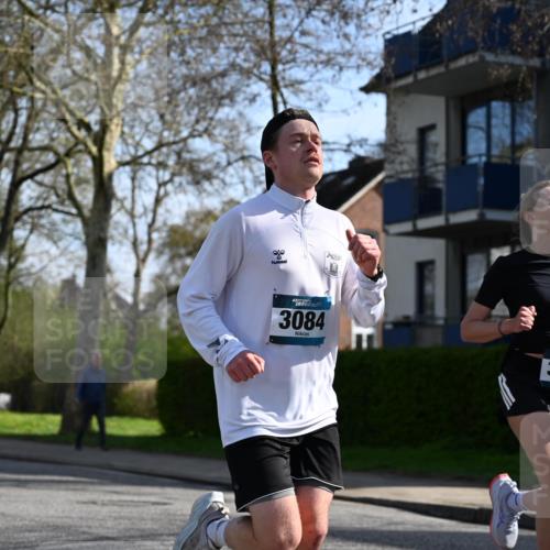 12.04.2026 - 45. Internationalen Wilhelmsburger Insellauf J. Mangold http://msf.ph/oto/9458355 12.04.2026 10:35:53 Ziel 5950, 5042, 4050, 5589, 3084, 3516, 3221, 2192, 3731, 4118, 4190, 4439, 4172, 4030, 5291, 2446, 2090, 5691 meine-sportfotos.de