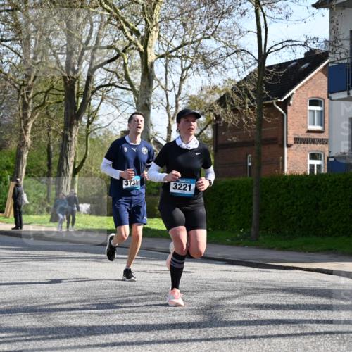 12.04.2026 - 45. Internationalen Wilhelmsburger Insellauf J. Mangold http://msf.ph/oto/9458357 12.04.2026 10:35:56 Ziel 5042, 4050, 5589, 3084, 3516, 3221, 2192, 3731, 4118, 4190, 4439, 4439, 4172, 4030, 5291, 2446, 2090, 5691 meine-sportfotos.de