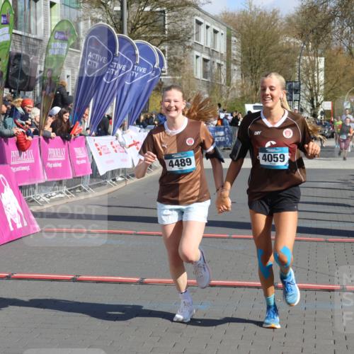 12.04.2026 - 45. Internationalen Wilhelmsburger Insellauf Strokosch-Dieckow http://msf.ph/oto/9458360 12.04.2026 11:04:45 Ziel 2664, 5792, 4059, 4489, 4686 meine-sportfotos.de