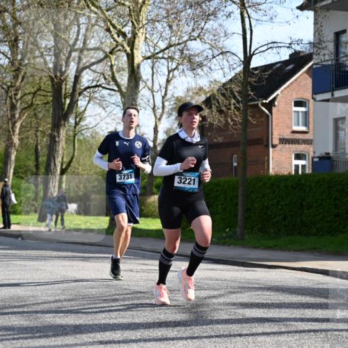 12.04.2026 - 45. Internationalen Wilhelmsburger Insellauf J. Mangold http://msf.ph/oto/9458361 12.04.2026 10:35:56 Ziel 5042, 4050, 5589, 3084, 3516, 3221, 2192, 3731, 4118, 4190, 4439, 4439, 4172, 4030, 5291, 2446, 2090, 5691 meine-sportfotos.de