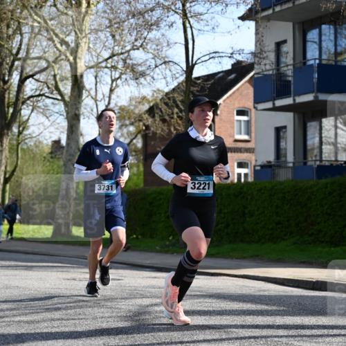 12.04.2026 - 45. Internationalen Wilhelmsburger Insellauf J. Mangold http://msf.ph/oto/9458366 12.04.2026 10:35:56 Ziel 5042, 4050, 5589, 3084, 3516, 3221, 2192, 3731, 4118, 4190, 4439, 4439, 4172, 4030, 5291, 2446, 2090, 5691 meine-sportfotos.de