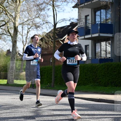 12.04.2026 - 45. Internationalen Wilhelmsburger Insellauf J. Mangold http://msf.ph/oto/9458370 12.04.2026 10:35:56 Ziel 5042, 4050, 5589, 3084, 3516, 3221, 2192, 3731, 4118, 4190, 4439, 4439, 4172, 4030, 5291, 2446, 2090, 5691 meine-sportfotos.de