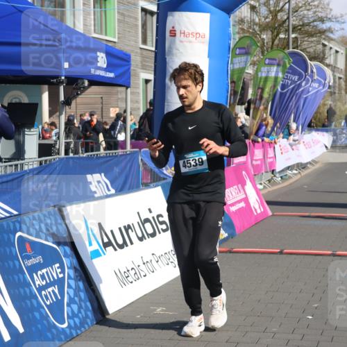 12.04.2026 - 45. Internationalen Wilhelmsburger Insellauf Strokosch-Dieckow http://msf.ph/oto/9458371 12.04.2026 10:48:12 Ziel 4360, 4539, 3762, 4568, 3325, 5749 meine-sportfotos.de