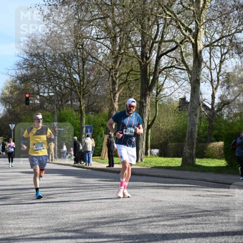 12.04.2026 - 45. Internationalen Wilhelmsburger Insellauf J. Mangold http://msf.ph/oto/9458403 12.04.2026 10:36:00 Ziel 3084, 3516, 3221, 2192, 3731, 4118, 4190, 4439, 4172, 4030, 5291, 2446, 2090, 5691, 3796, 2582 meine-sportfotos.de