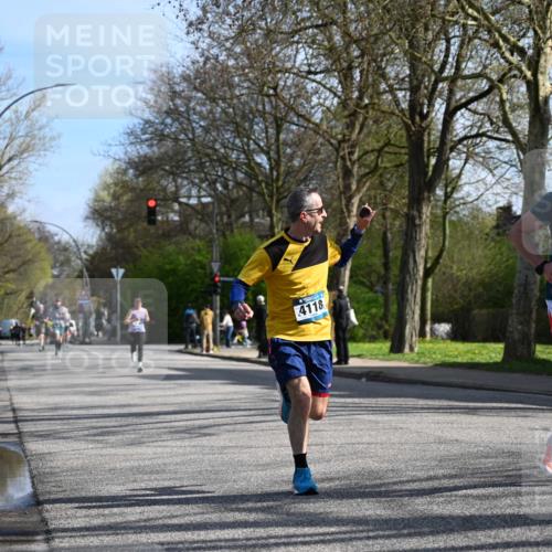 12.04.2026 - 45. Internationalen Wilhelmsburger Insellauf J. Mangold http://msf.ph/oto/9458412 12.04.2026 10:36:02 Ziel 3221, 2192, 3731, 4118, 4190, 4439, 4172, 4172, 4030, 5291, 2446, 2090, 5691, 3796, 2582, 3629, 3894 meine-sportfotos.de