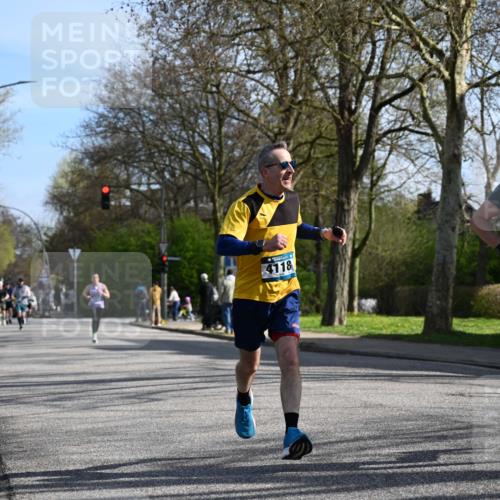12.04.2026 - 45. Internationalen Wilhelmsburger Insellauf J. Mangold http://msf.ph/oto/9458418 12.04.2026 10:36:02 Ziel 3221, 2192, 3731, 4118, 4190, 4439, 4172, 4172, 4030, 5291, 2446, 2090, 5691, 3796, 2582, 3629, 3894 meine-sportfotos.de