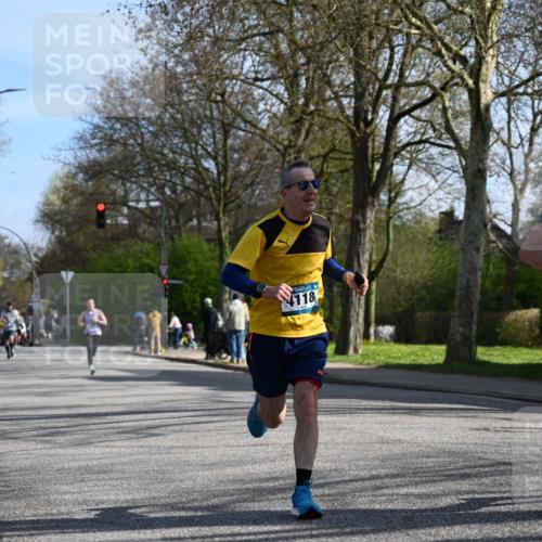 12.04.2026 - 45. Internationalen Wilhelmsburger Insellauf J. Mangold http://msf.ph/oto/9458419 12.04.2026 10:36:02 Ziel 3221, 2192, 3731, 4118, 4190, 4439, 4172, 4172, 4030, 5291, 2446, 2090, 5691, 3796, 2582, 3629, 3894 meine-sportfotos.de